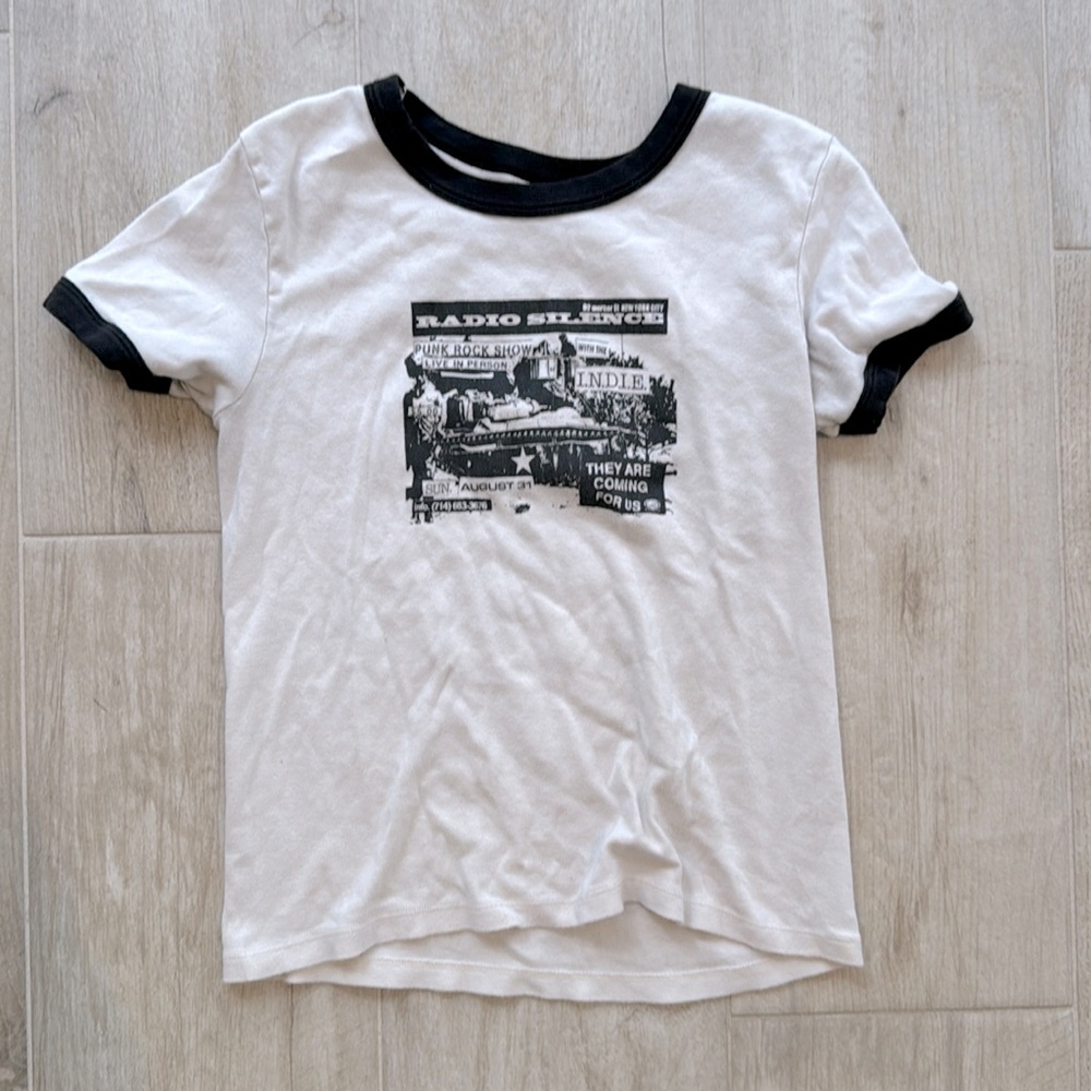 brandy melville tee radio silence